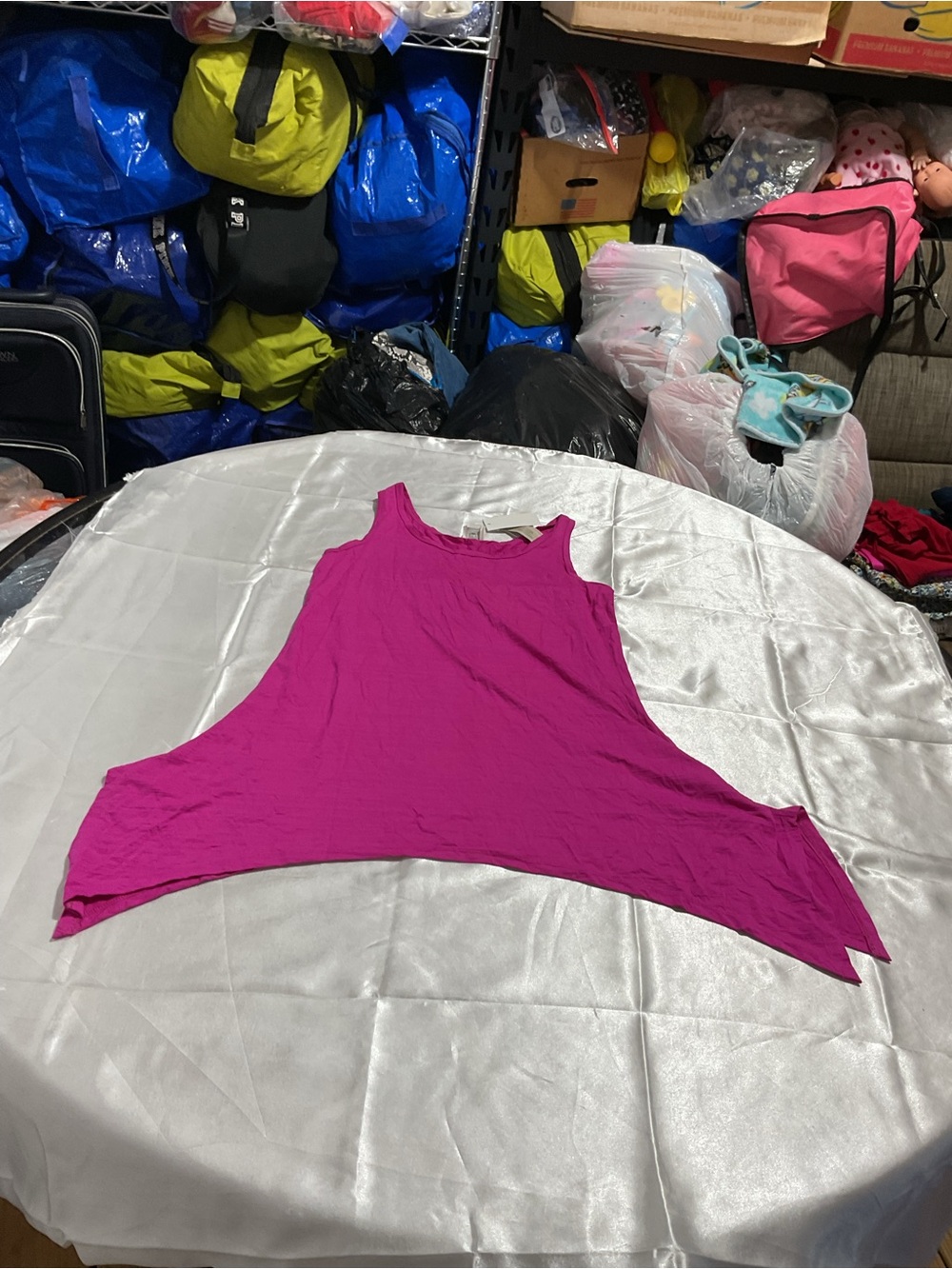 Women’s Sleeveless Flowy Tank Top in Fuchsia